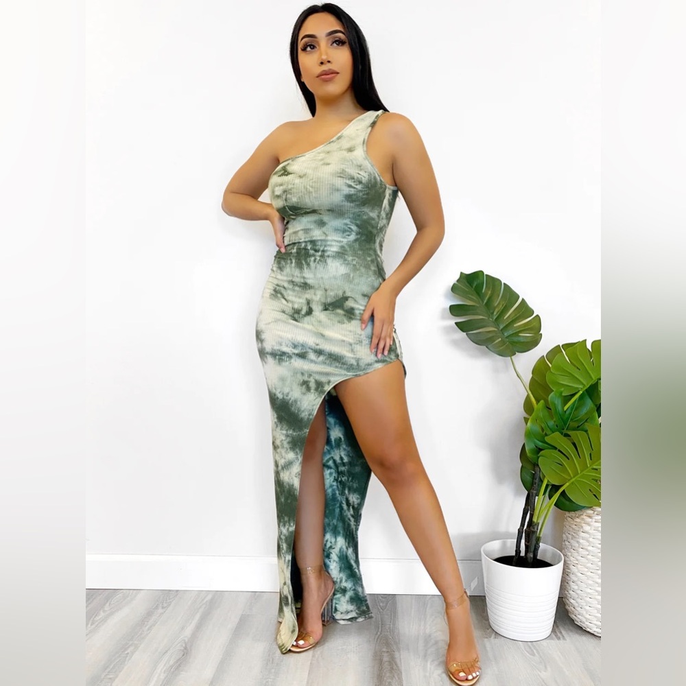 Laura’s boutique tie dye dress